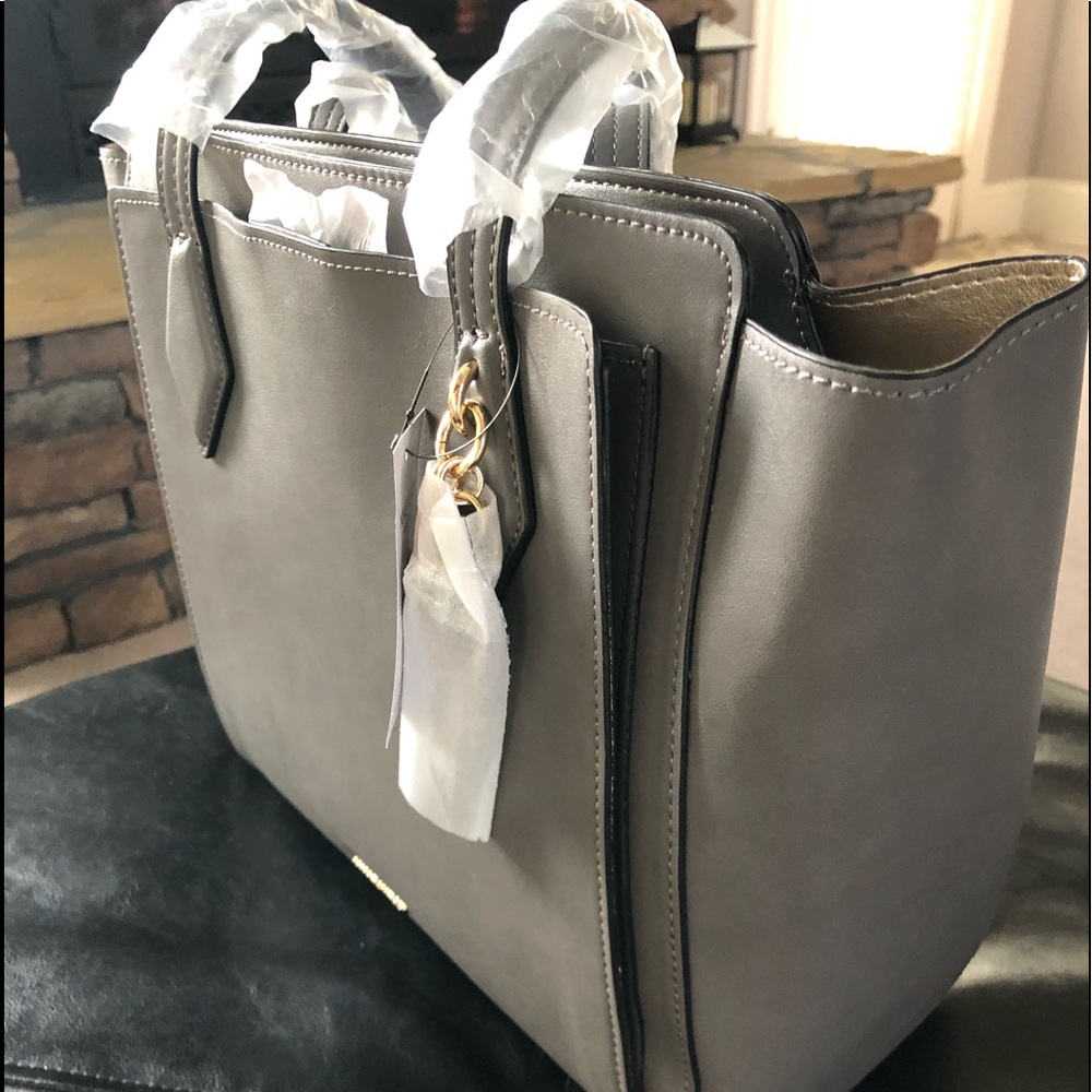Nine West tote purse. Price firm.